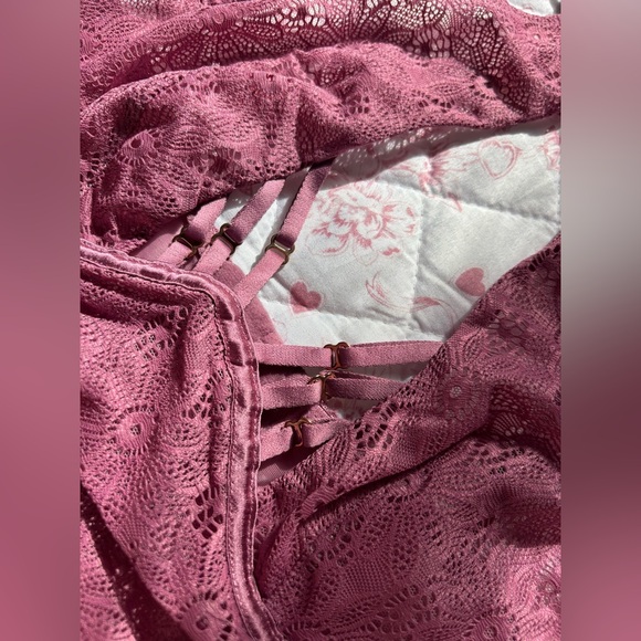 Victoria's Secret Lace Halter Bralette in Mauve Pink - Picture 6 of 6
